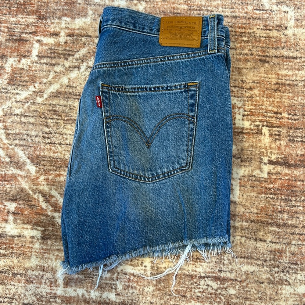Levi’s ribcage short